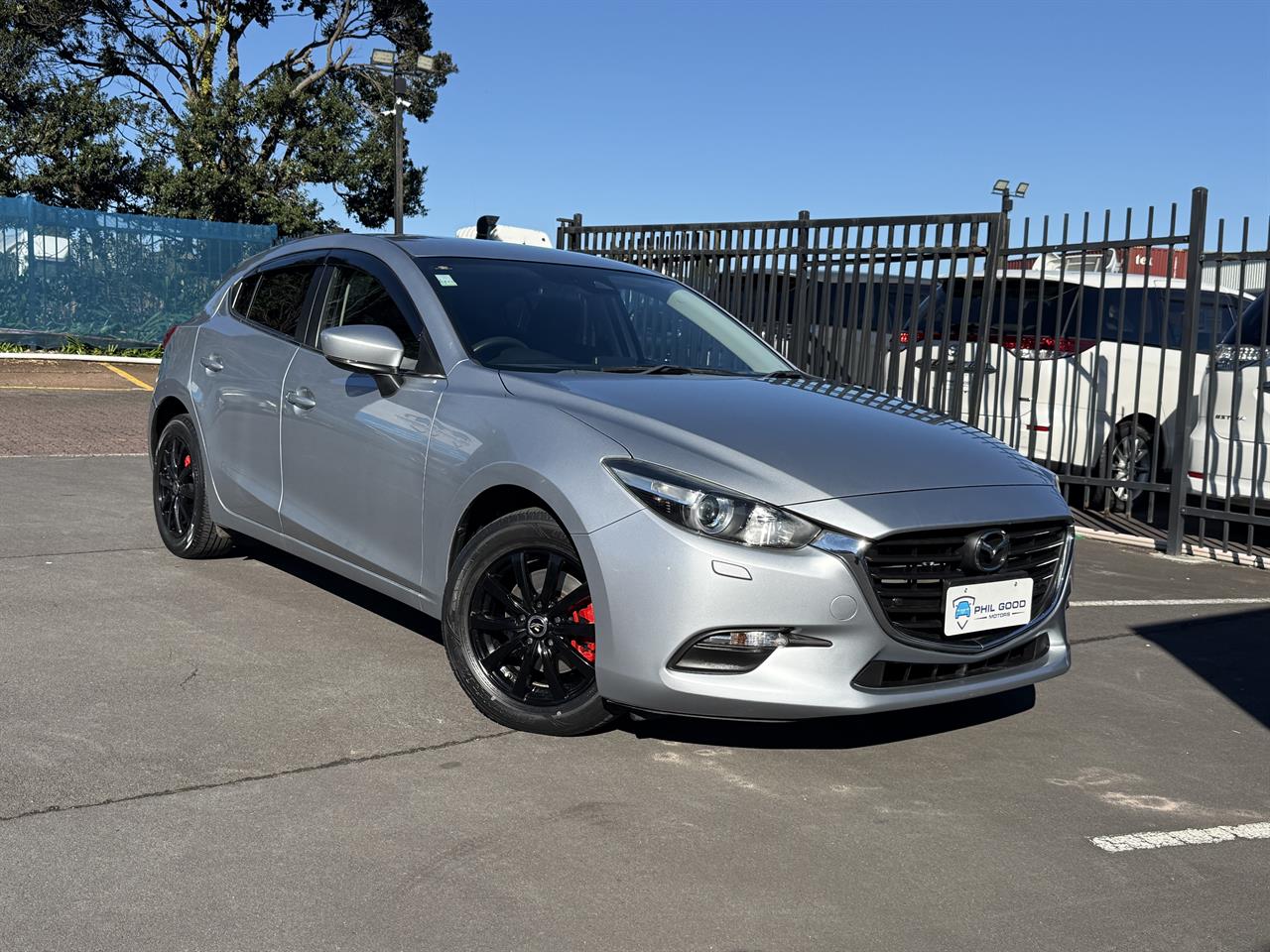 2018 Mazda Axela thumbnail