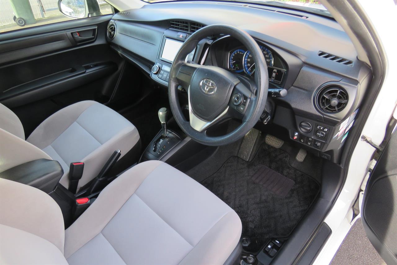 2015 Toyota Corolla thumbnail