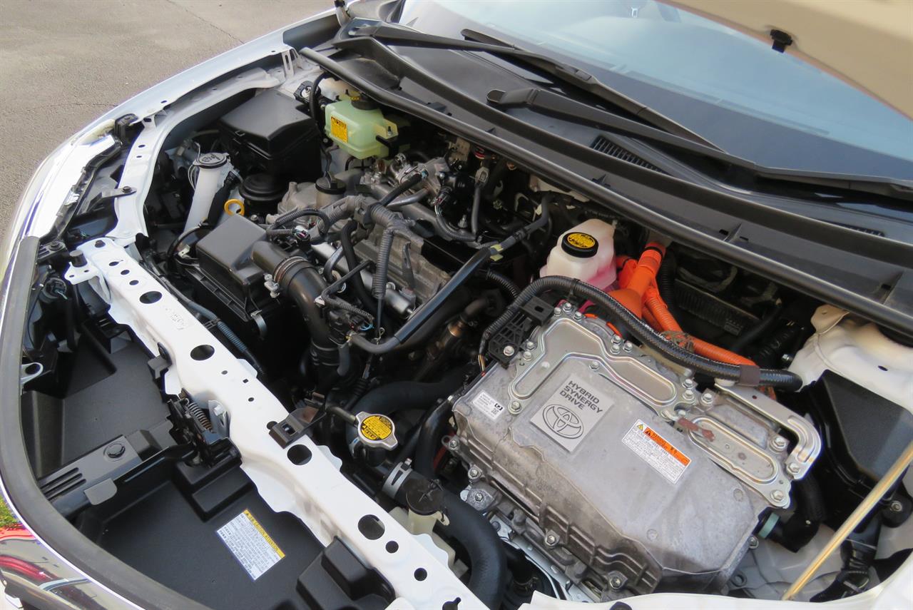 2015 Toyota Corolla thumbnail