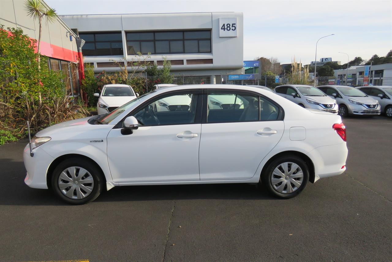 2015 Toyota Corolla thumbnail