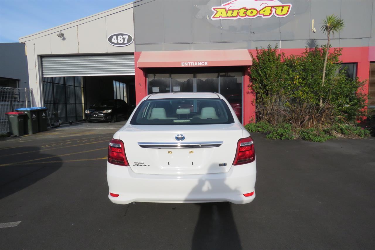 2015 Toyota Corolla thumbnail
