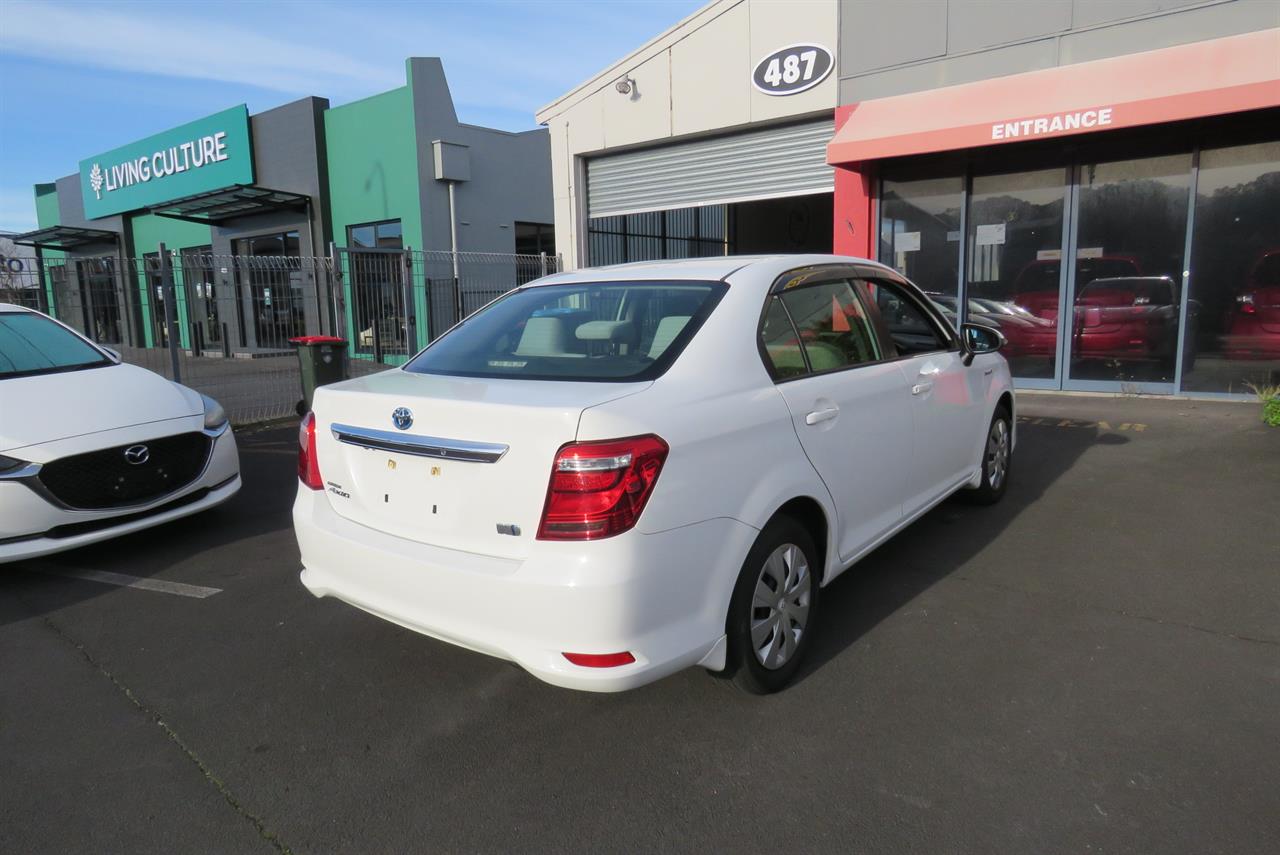 2015 Toyota Corolla thumbnail
