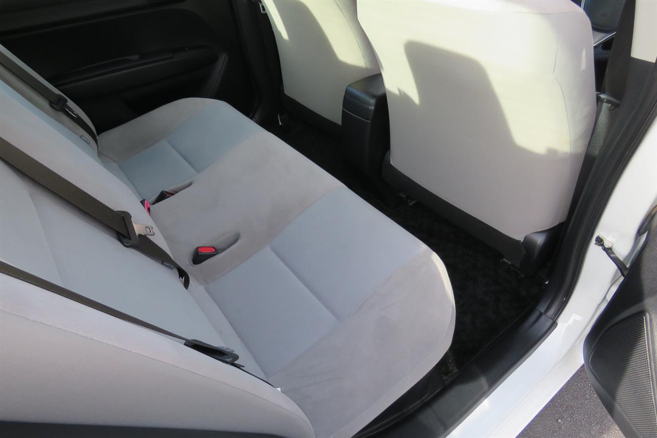 2015 Toyota Corolla thumbnail
