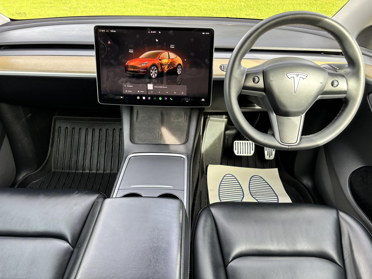 2023 Tesla Model thumbnail