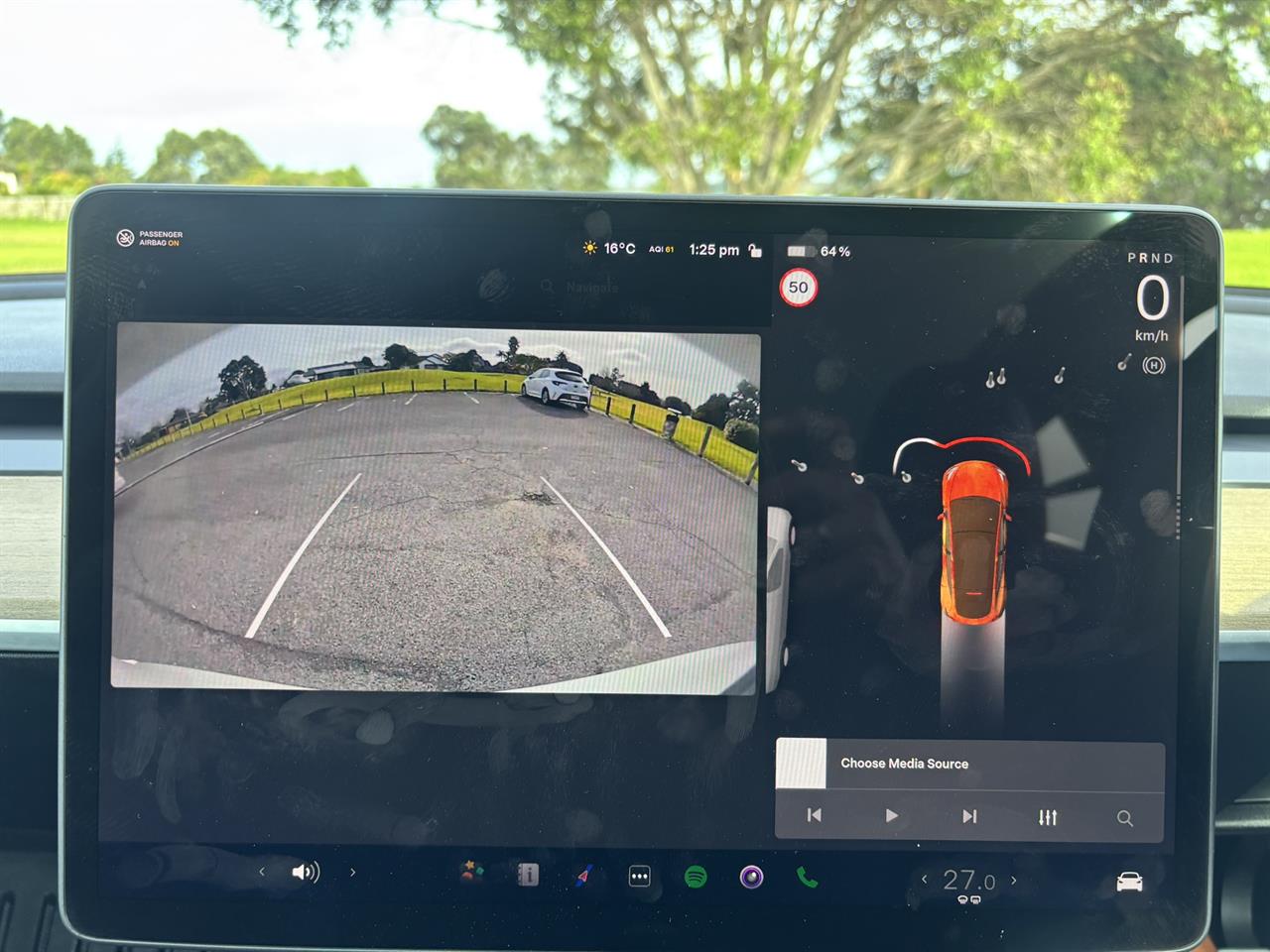 2023 Tesla Model thumbnail