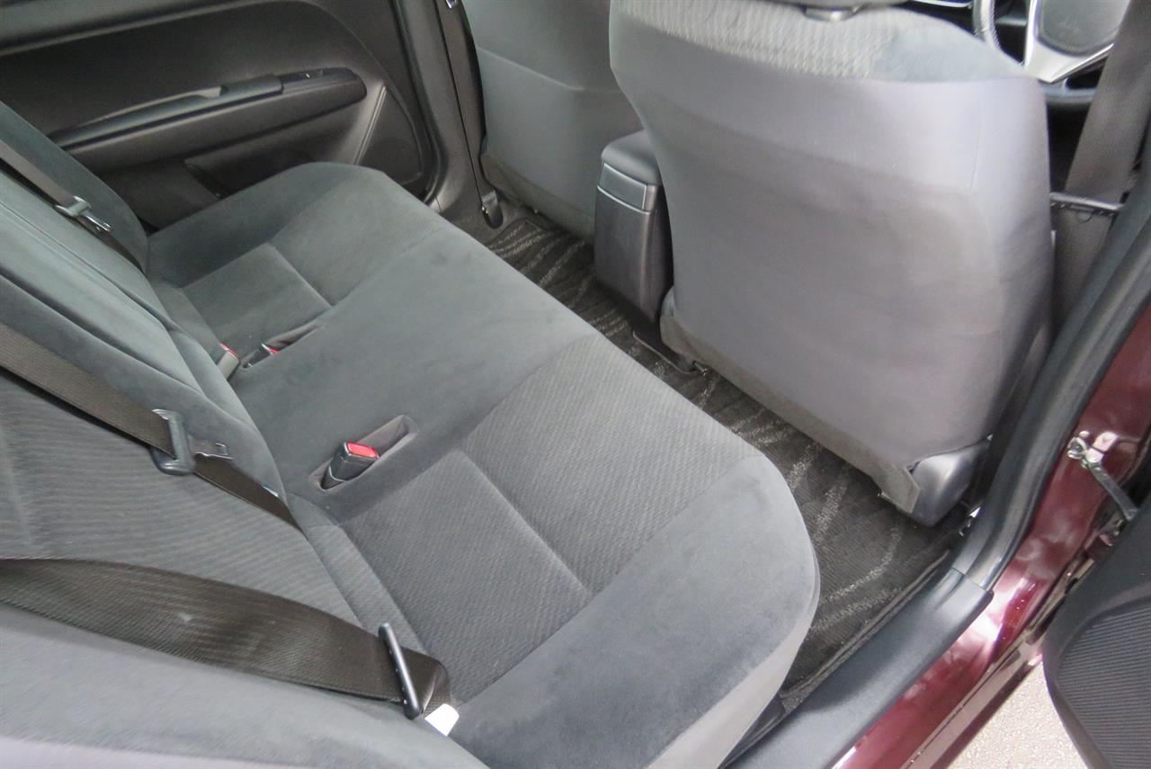 2013 Toyota Corolla thumbnail