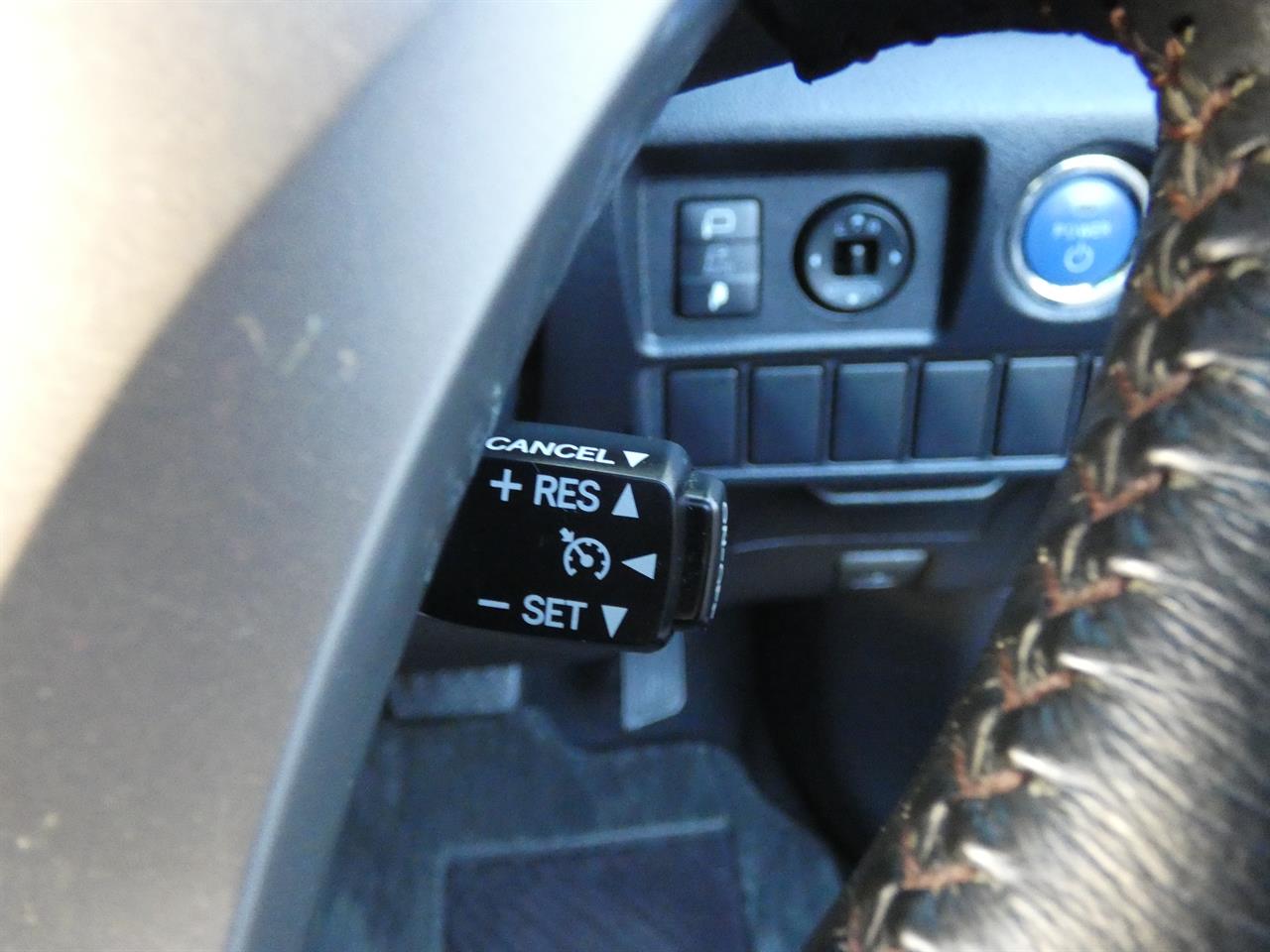 2016 Toyota Sai thumbnail