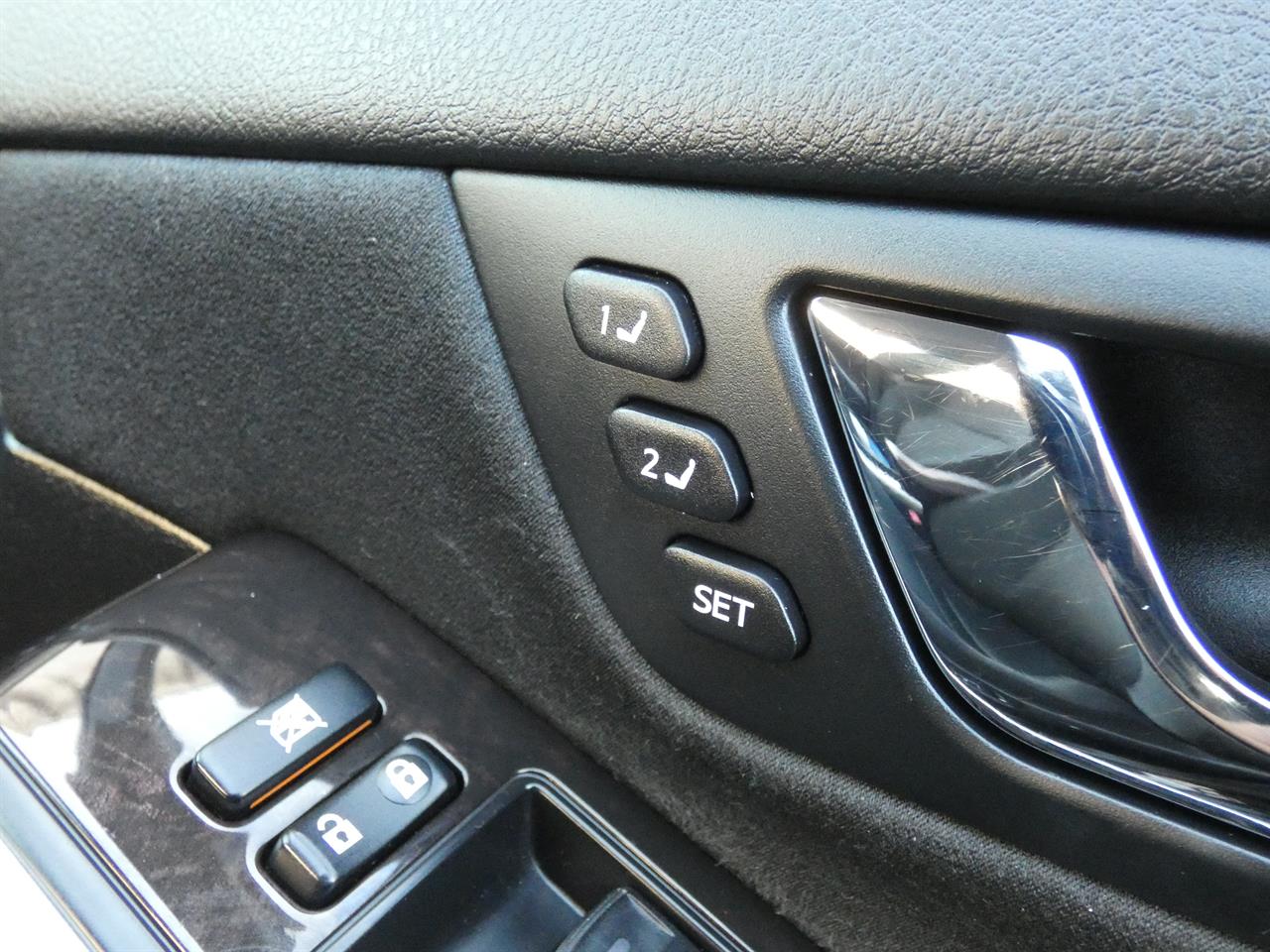 2016 Toyota Sai thumbnail