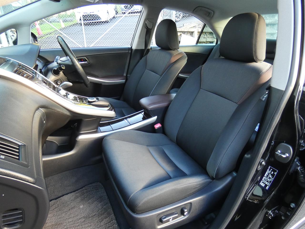 2016 Toyota Sai thumbnail