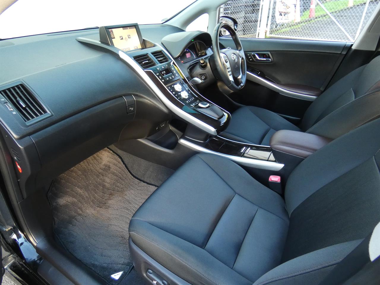 2016 Toyota Sai thumbnail