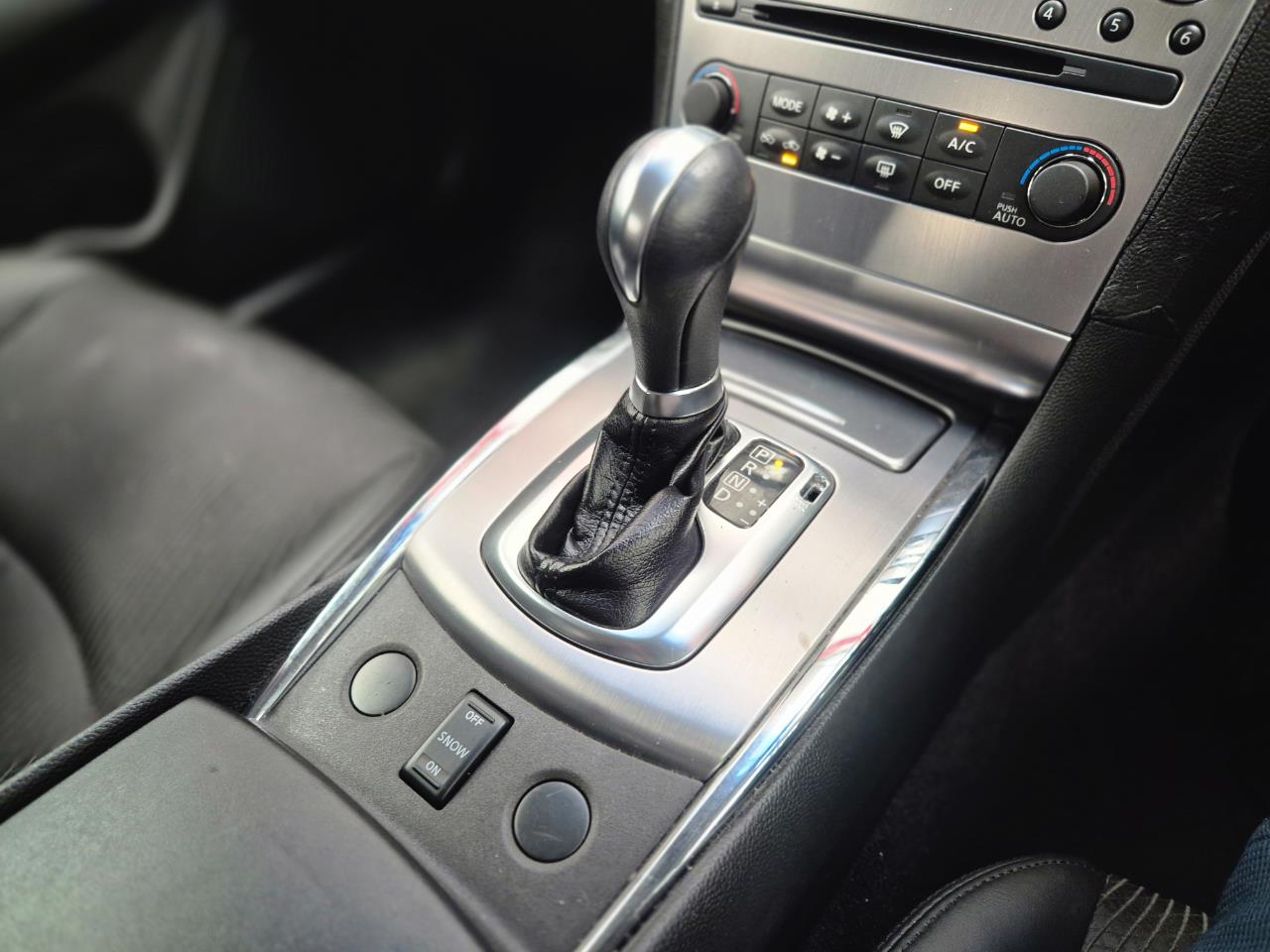 2010 Nissan Skyline thumbnail