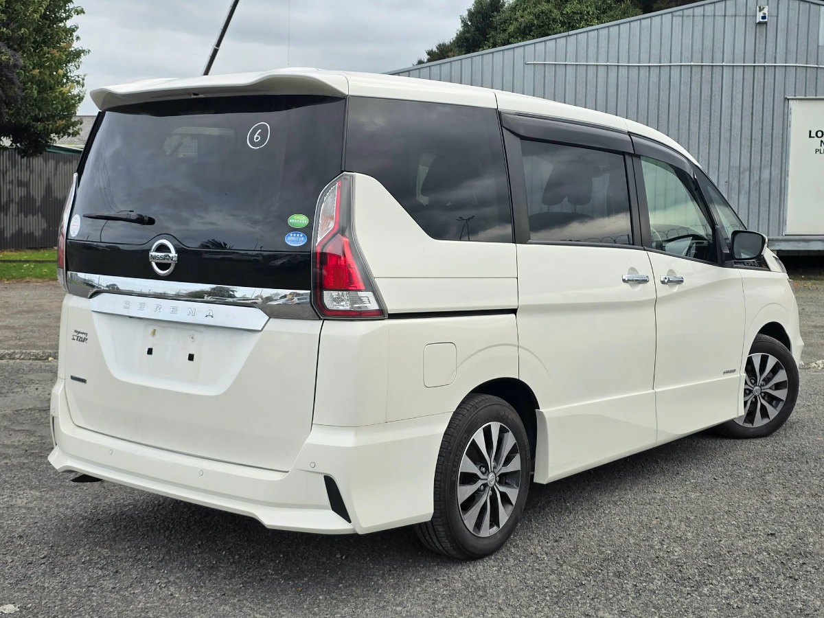 2019 Nissan Serena thumbnail