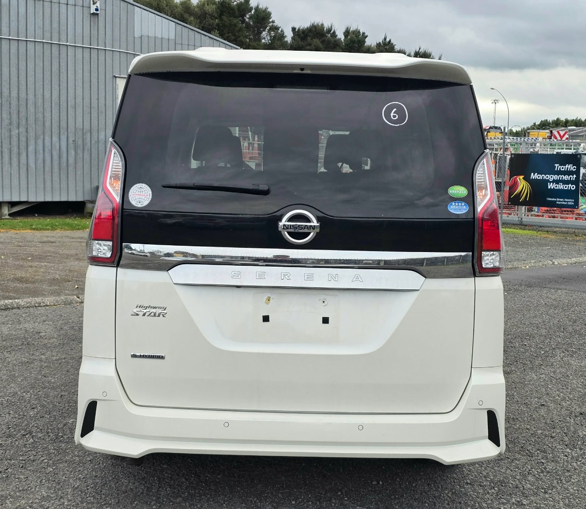 2019 Nissan Serena thumbnail