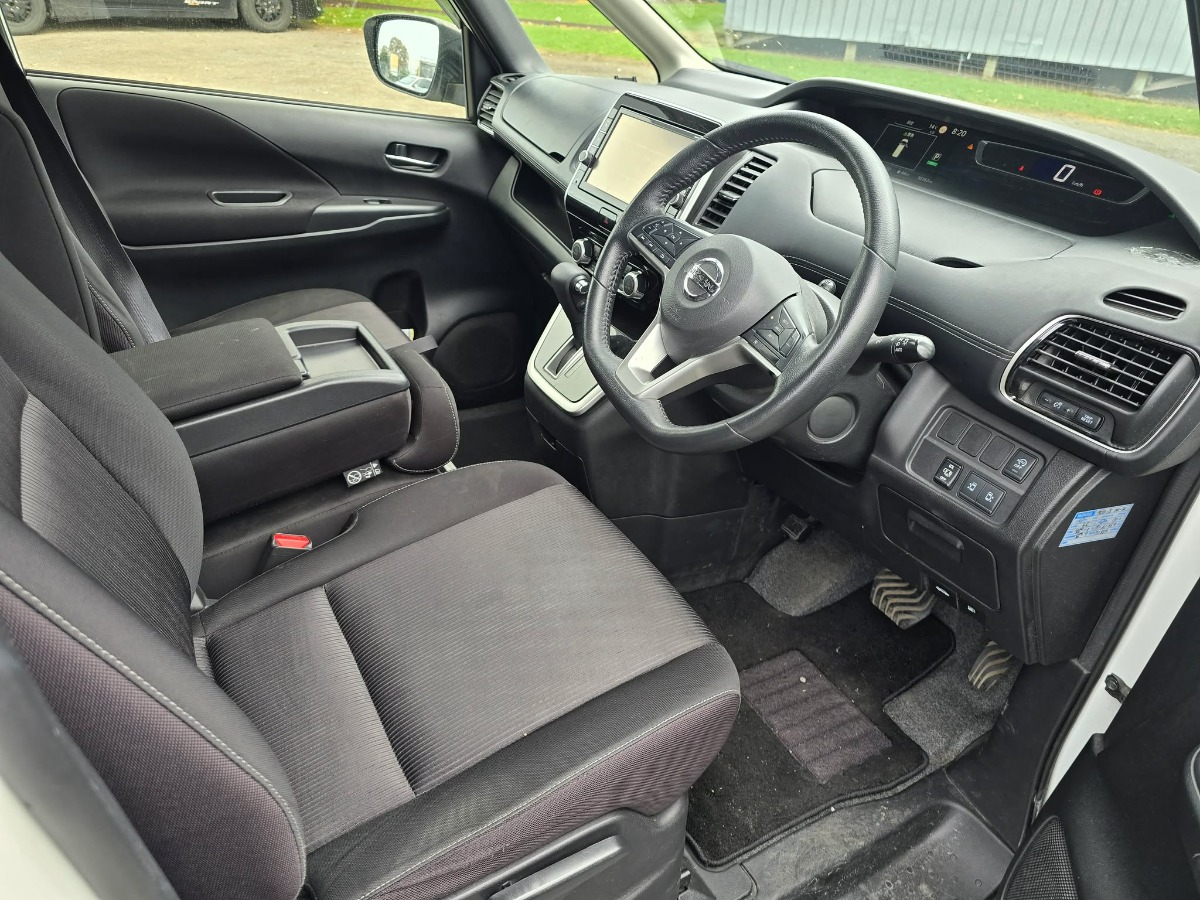 2019 Nissan Serena thumbnail