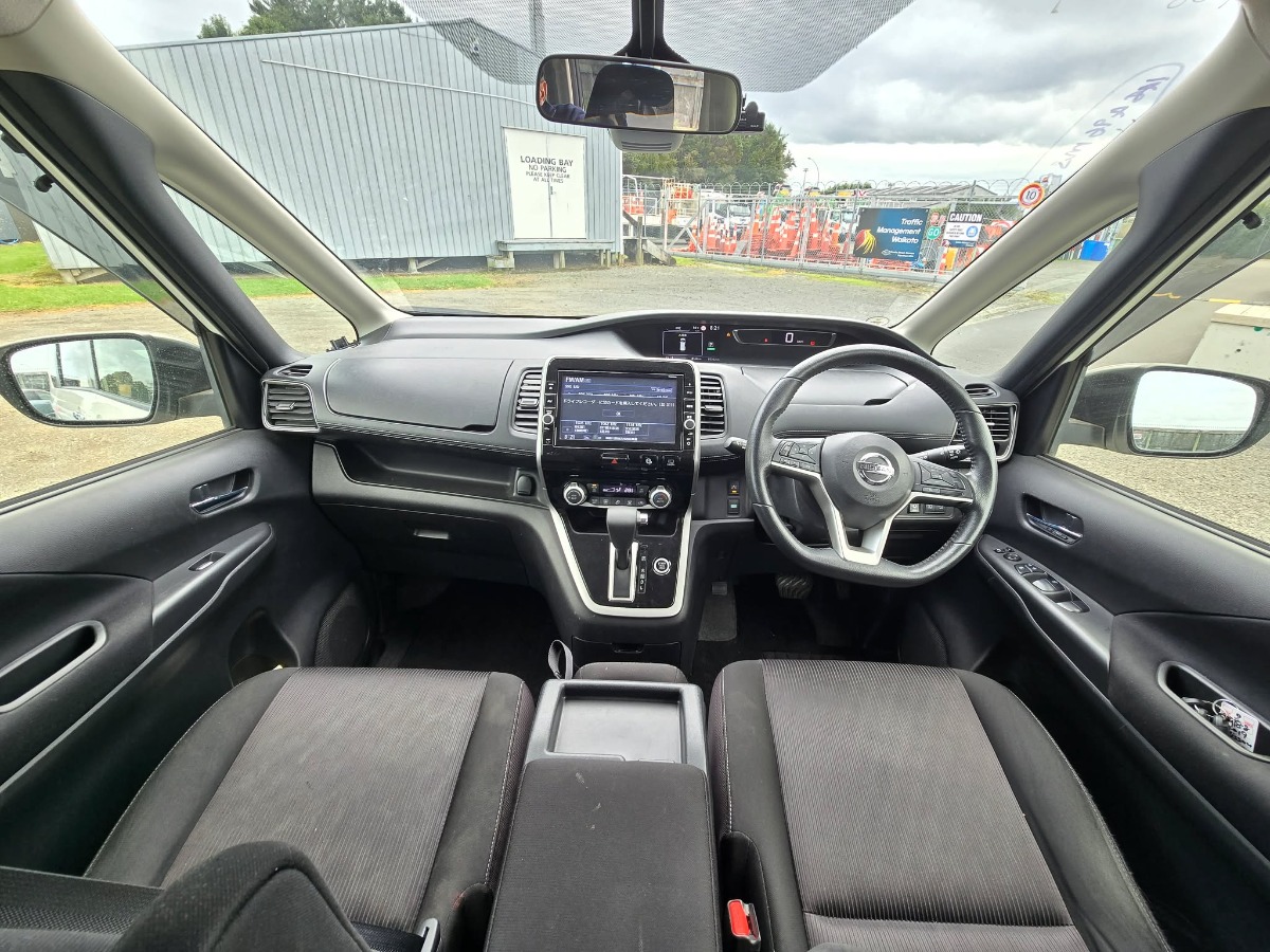 2019 Nissan Serena thumbnail