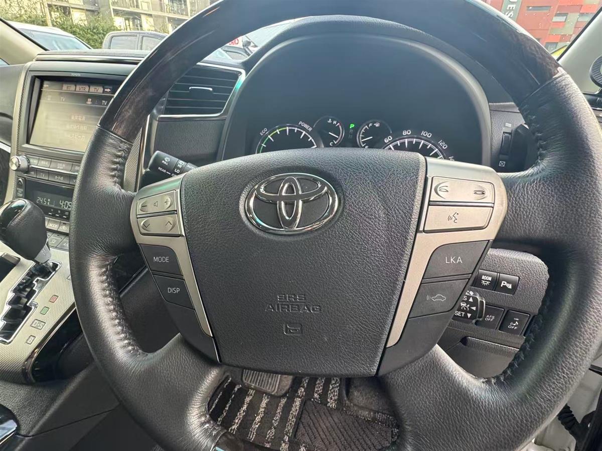 2012 Toyota Vellfire thumbnail