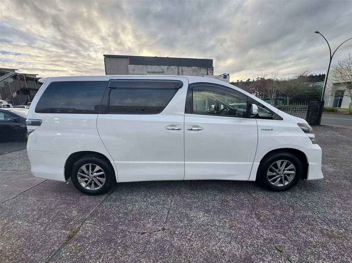 2012 Toyota Vellfire thumbnail