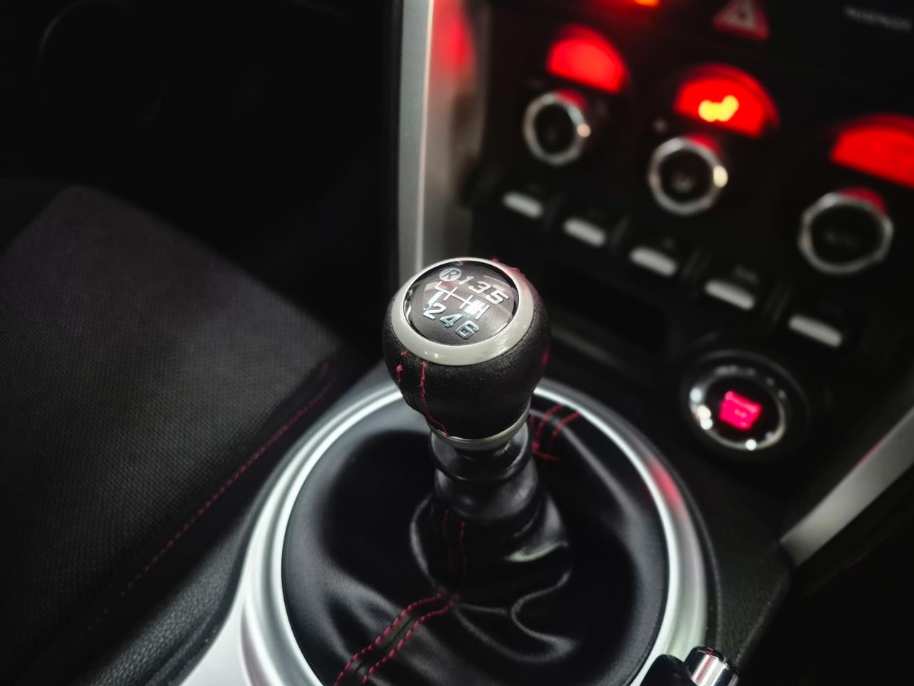2015 Toyota 86 thumbnail