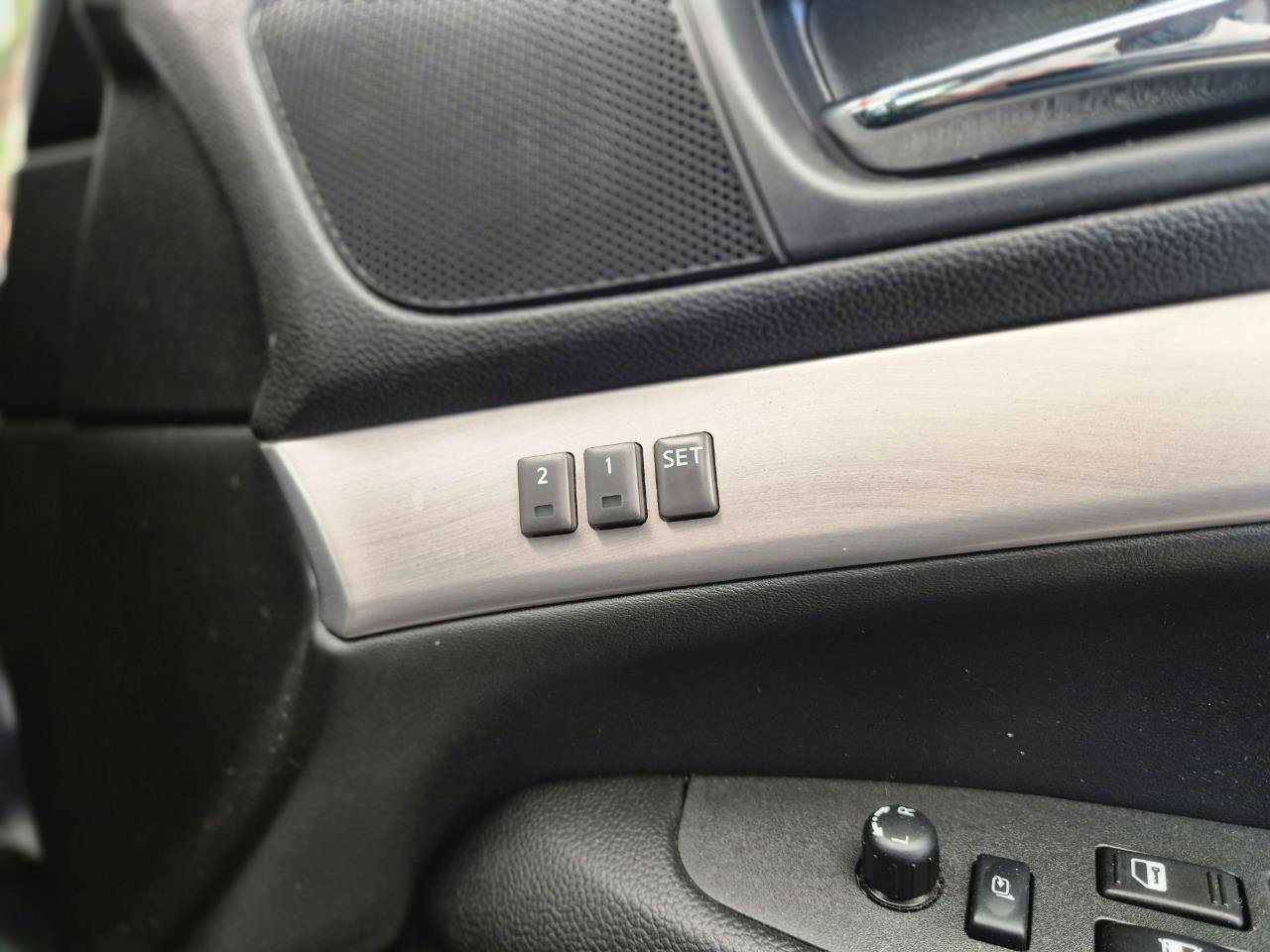 2010 Nissan Skyline thumbnail