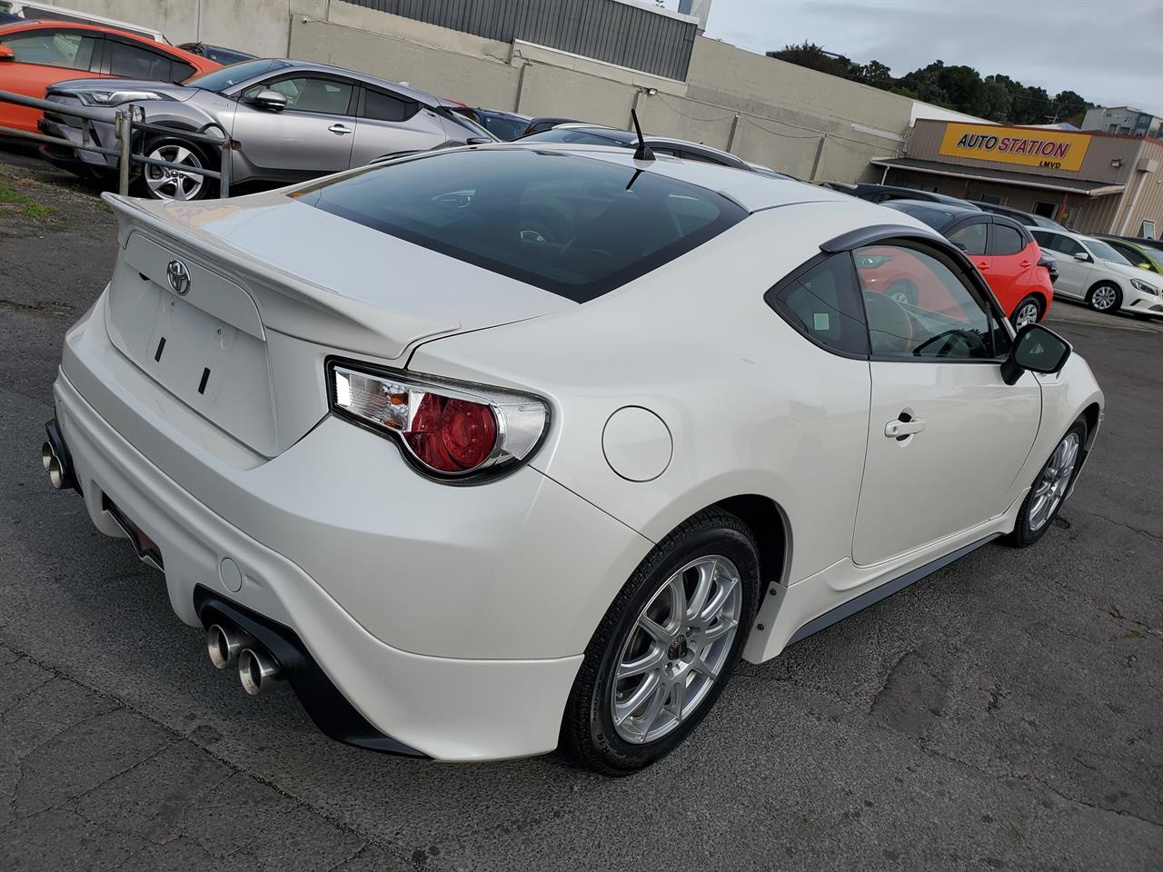2012 Toyota 86 thumbnail