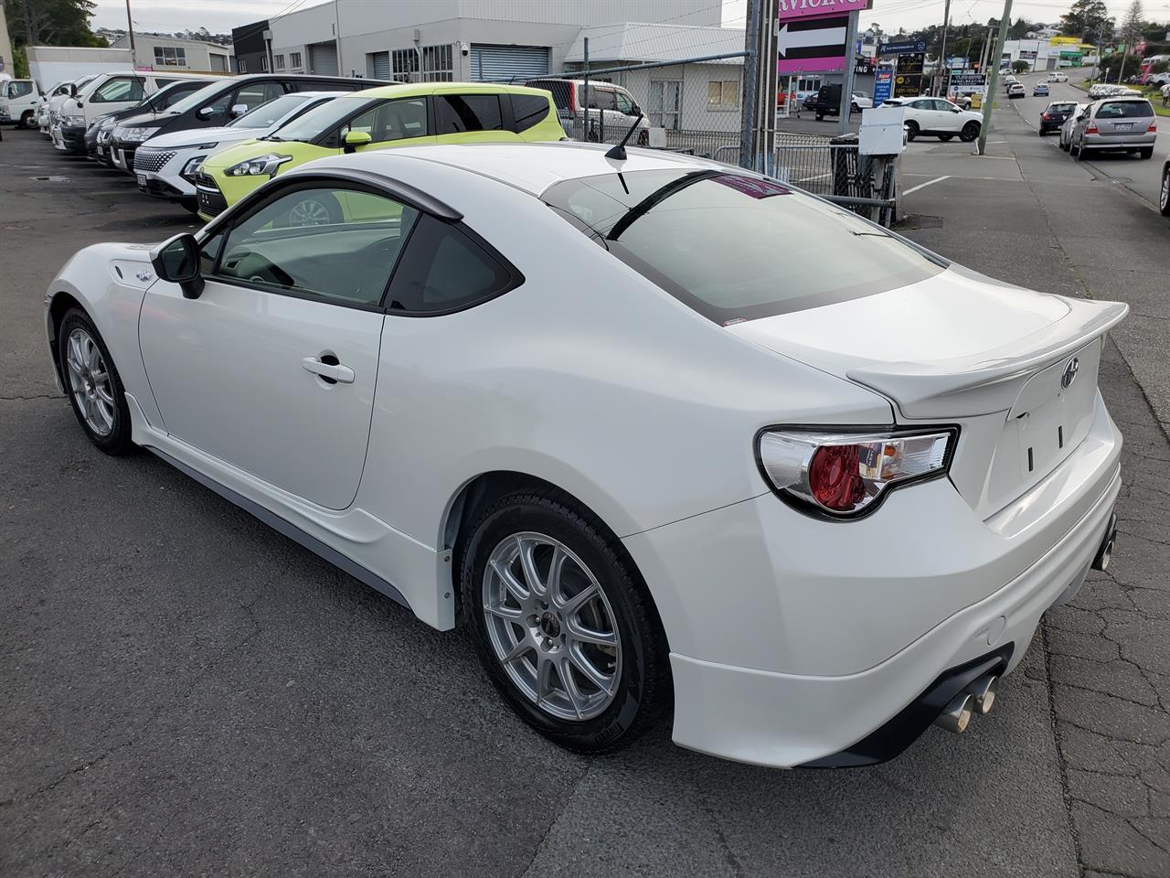 2012 Toyota 86 thumbnail
