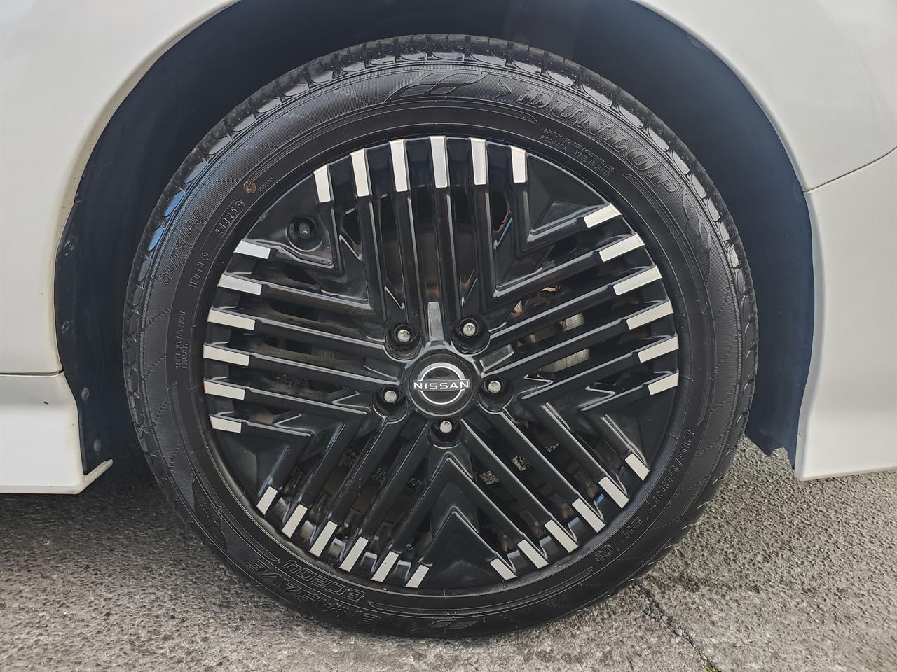 2022 Nissan Leaf thumbnail
