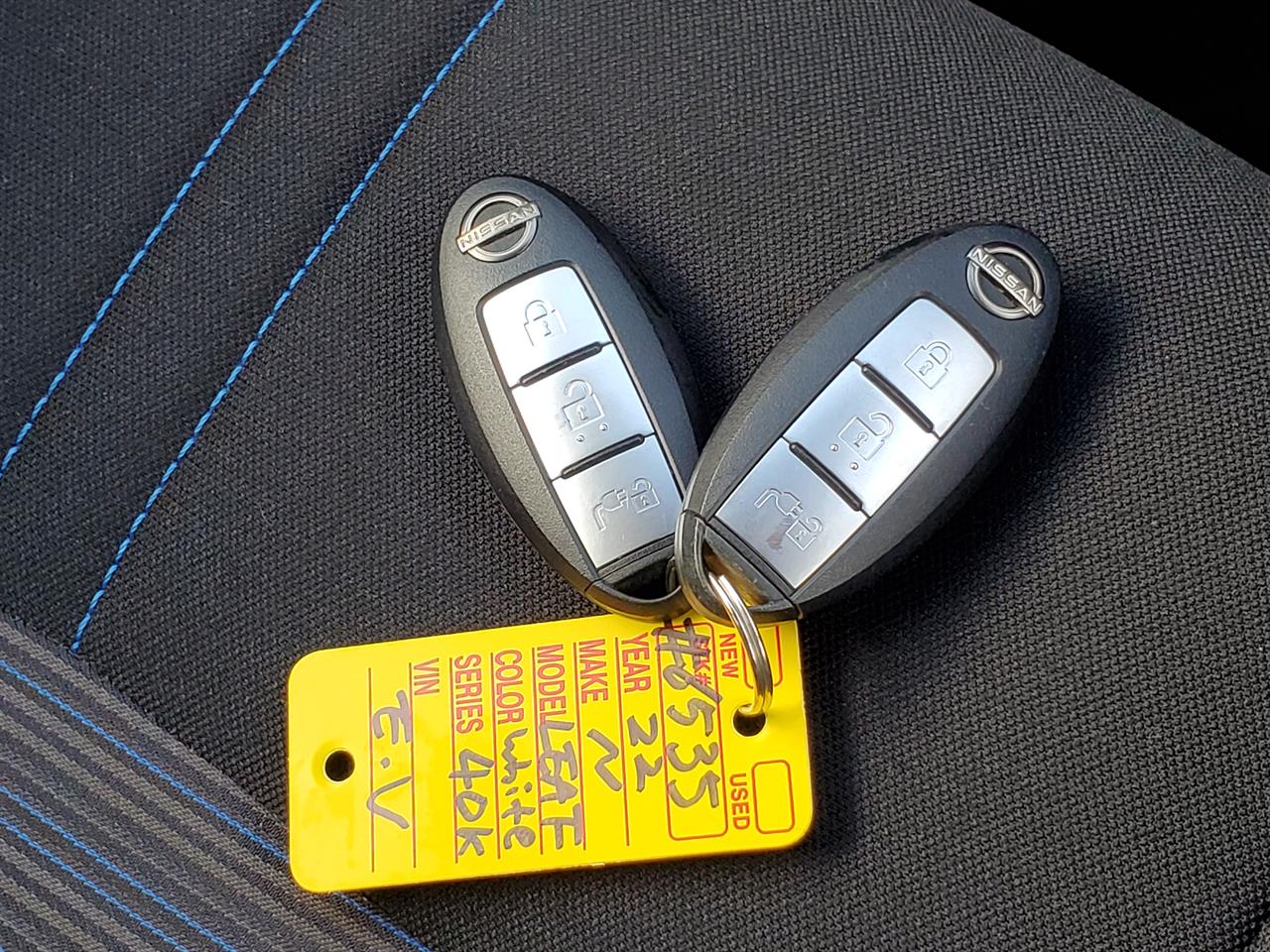 2022 Nissan Leaf thumbnail
