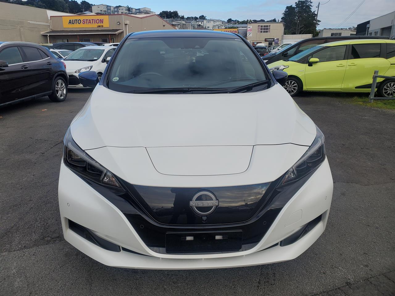 2022 Nissan Leaf thumbnail