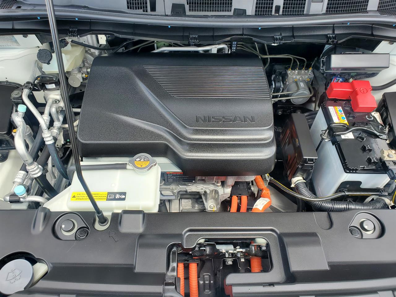 2022 Nissan Leaf thumbnail
