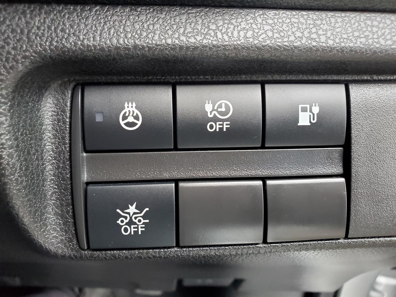 2021 Nissan Leaf thumbnail