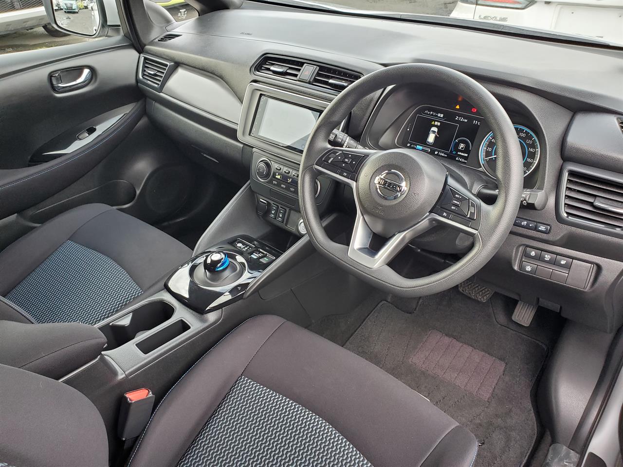 2021 Nissan Leaf thumbnail