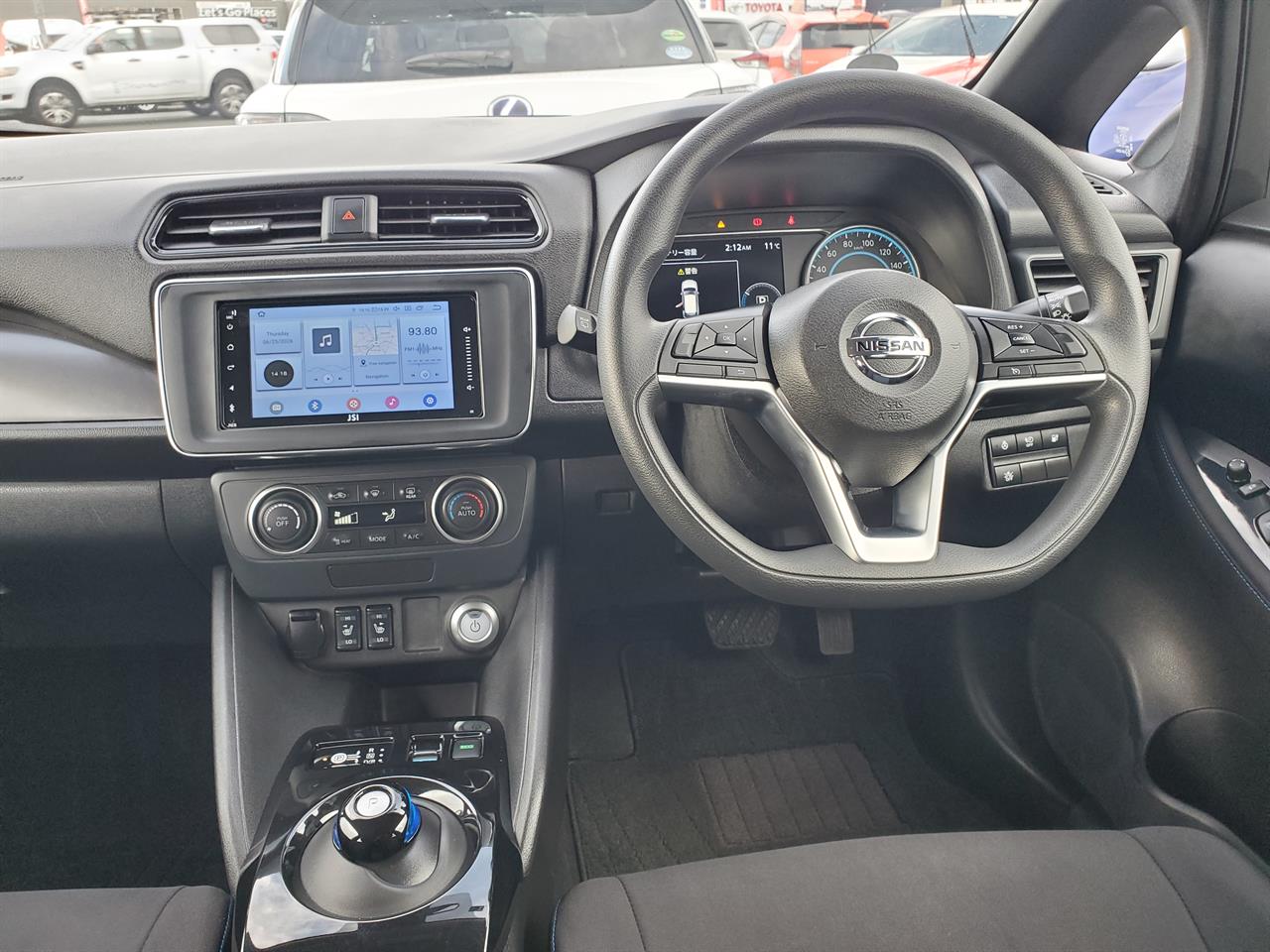 2021 Nissan Leaf thumbnail