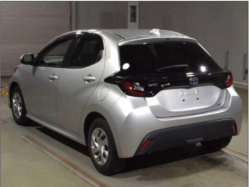 2021 Toyota YARIS thumbnail