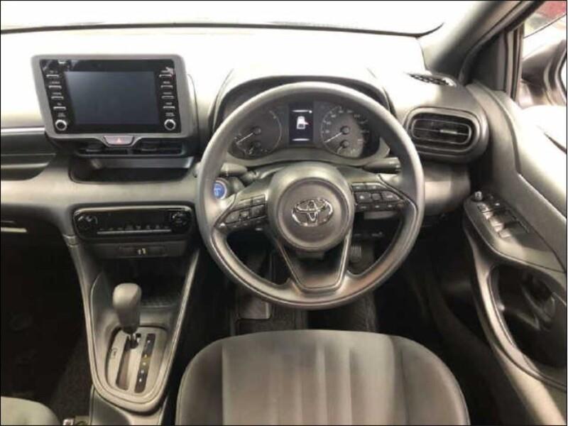 2021 Toyota YARIS thumbnail