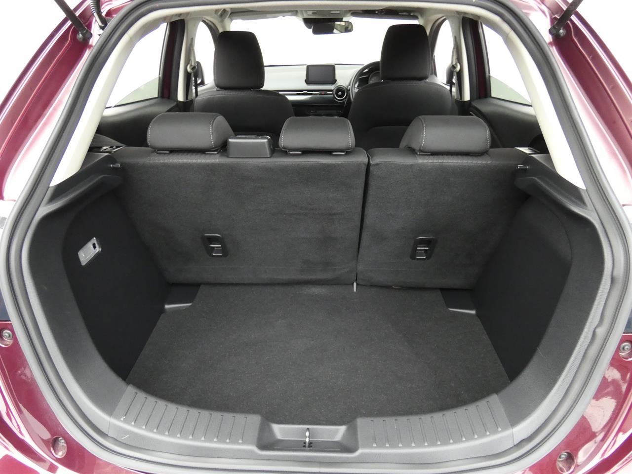 2017 Mazda DEMIO thumbnail