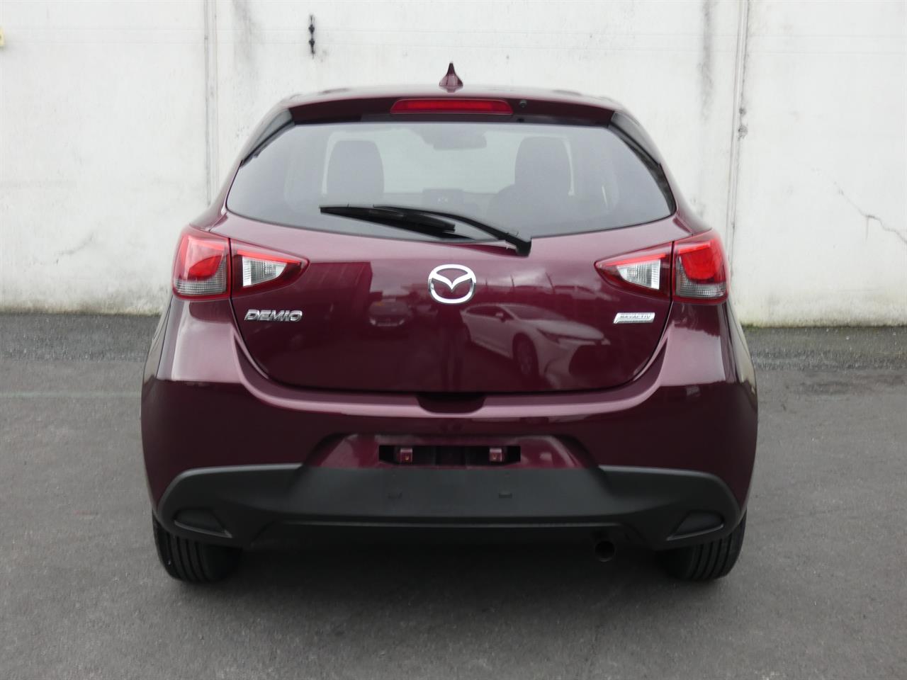 2017 Mazda DEMIO thumbnail