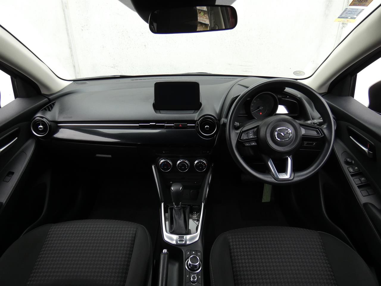 2017 Mazda DEMIO thumbnail