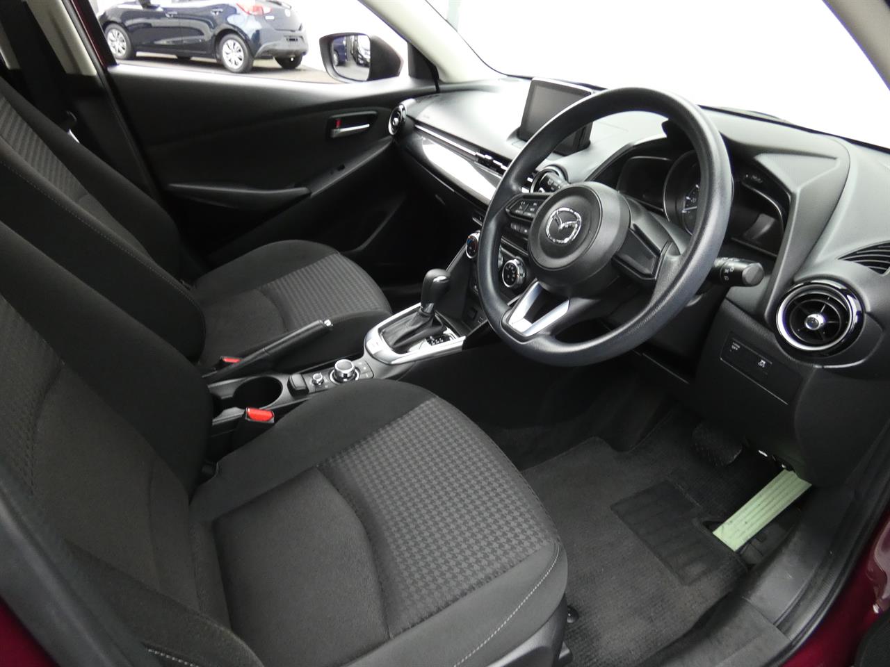 2017 Mazda DEMIO thumbnail
