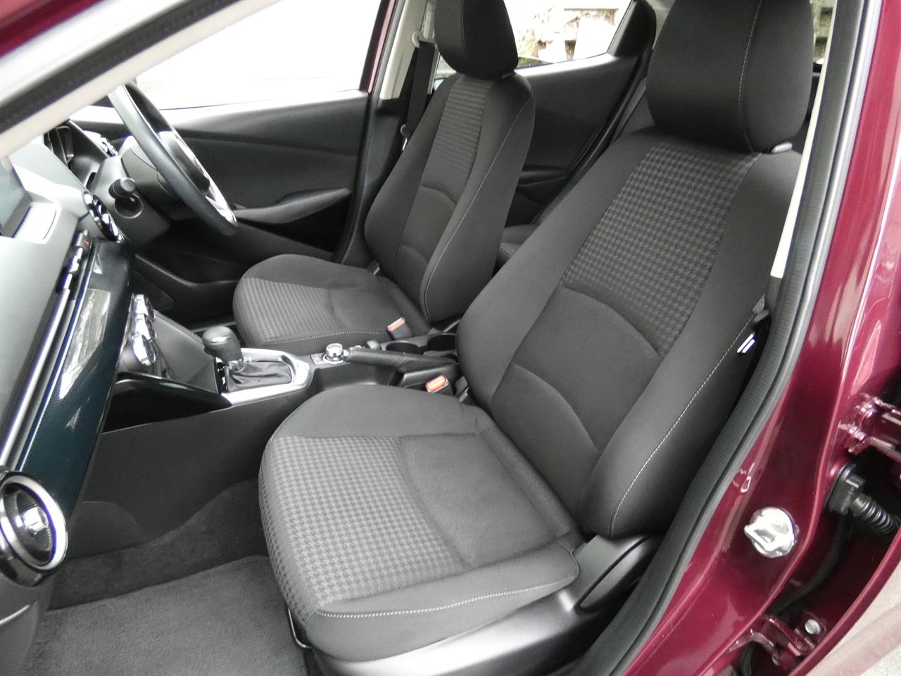 2017 Mazda DEMIO thumbnail
