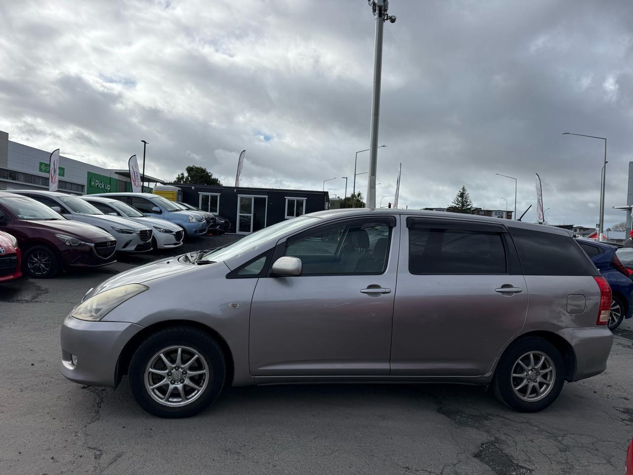 2007 Toyota Wish thumbnail