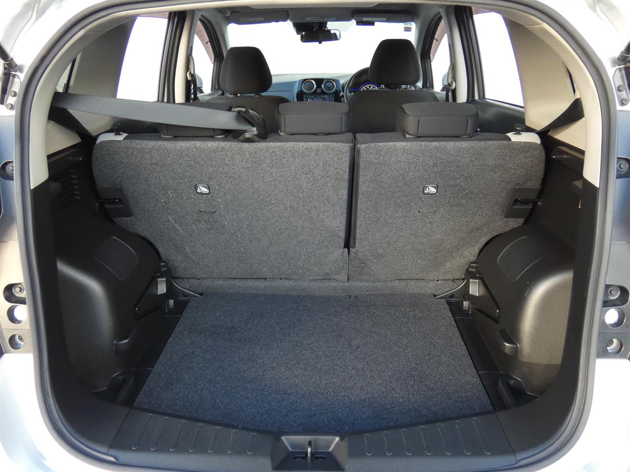 2021 Nissan NOTE thumbnail