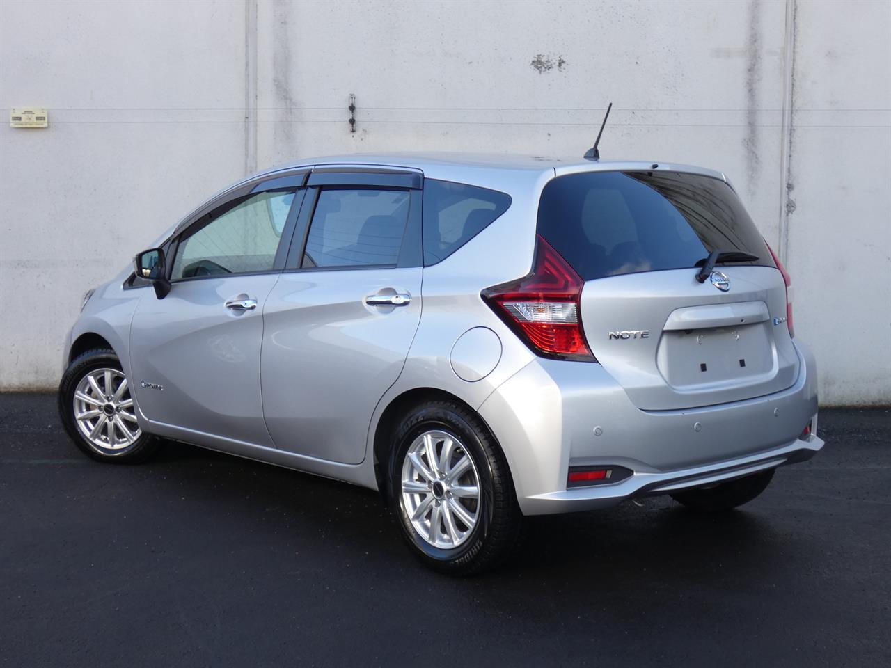 2021 Nissan NOTE thumbnail