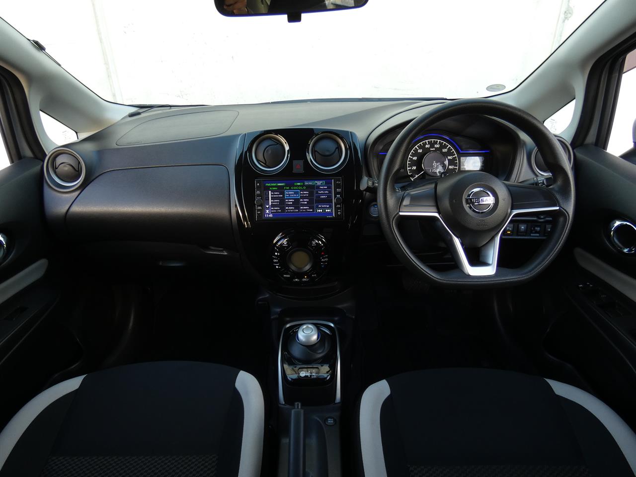 2021 Nissan NOTE thumbnail
