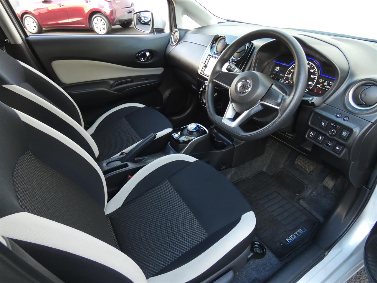 2021 Nissan NOTE thumbnail