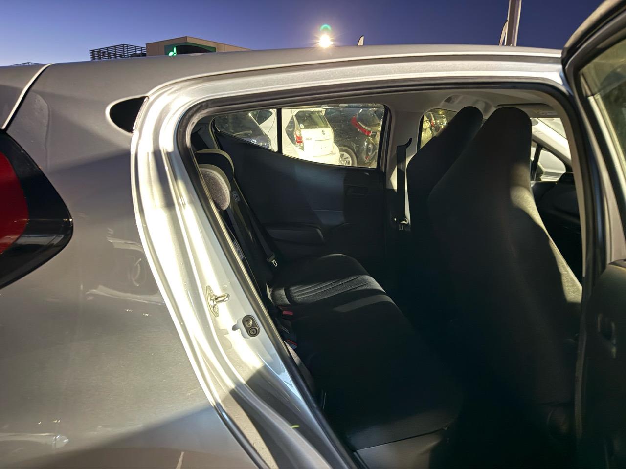 2023 Toyota Aqua thumbnail