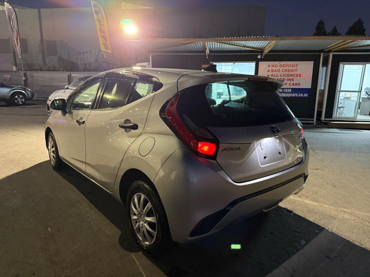 2023 Toyota Aqua thumbnail