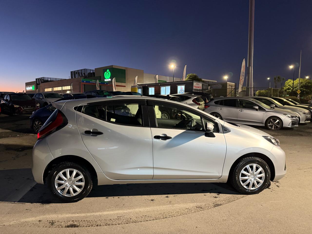 2023 Toyota Aqua thumbnail