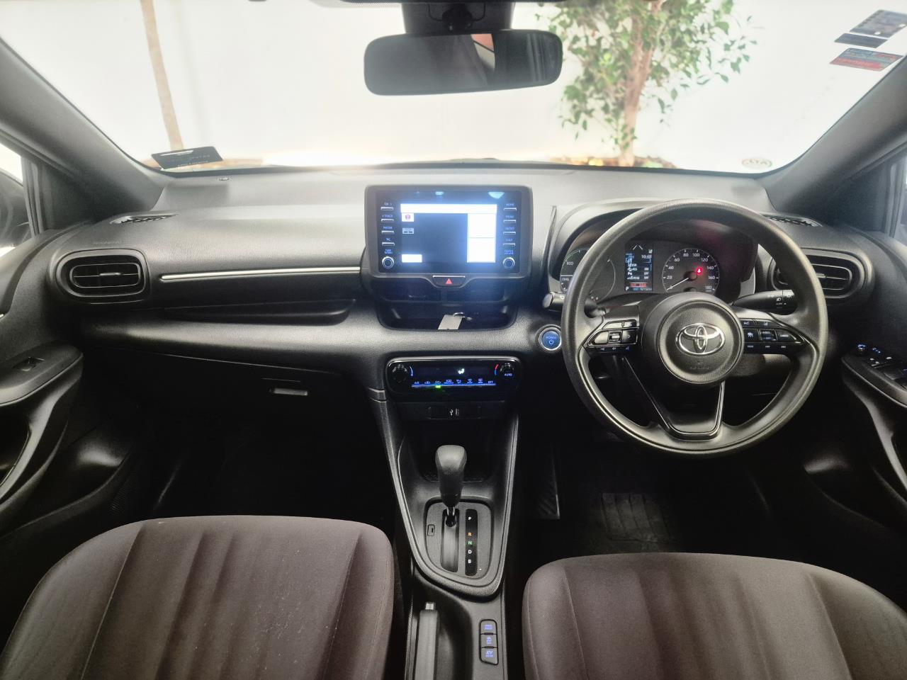 2021 Toyota Yaris thumbnail
