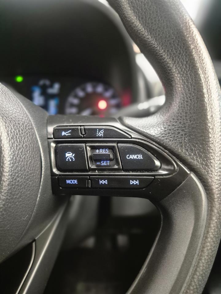 2021 Toyota Yaris thumbnail