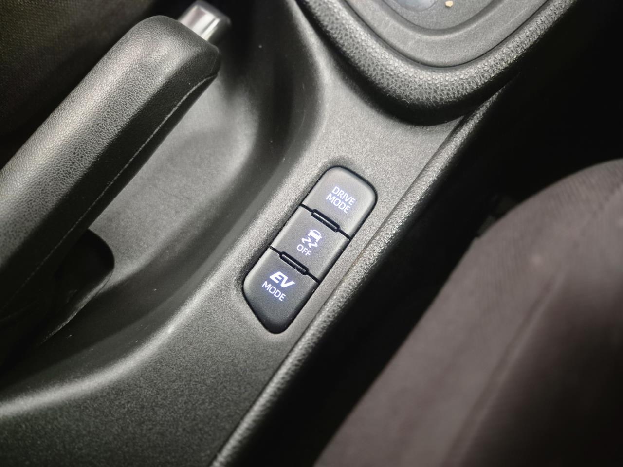 2021 Toyota Yaris thumbnail